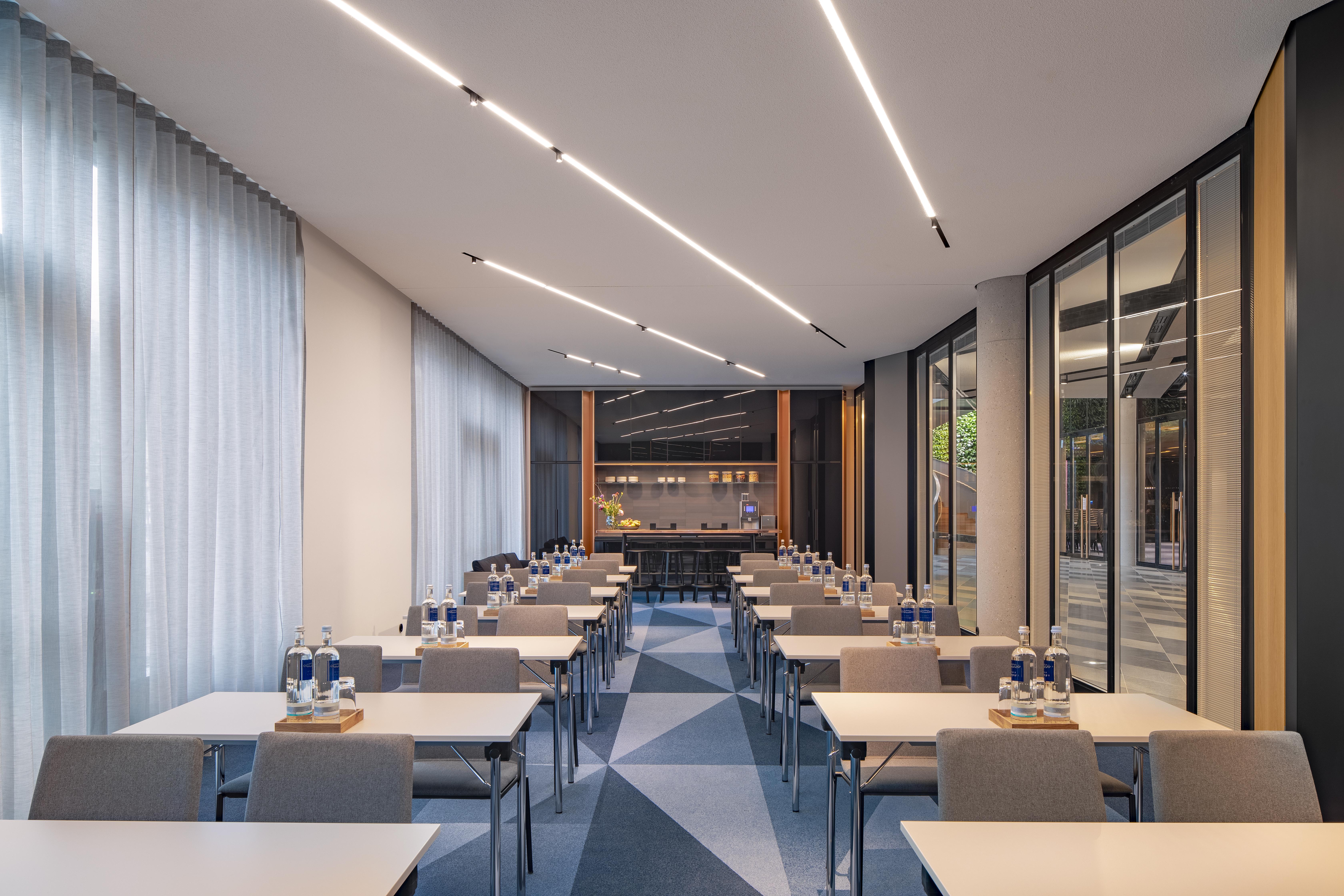 ホテル アンダーズ ミュンヘン シュヴァビンガー トーア ア コンセプト バイ ハイアット エクステリア 写真 Meeting room