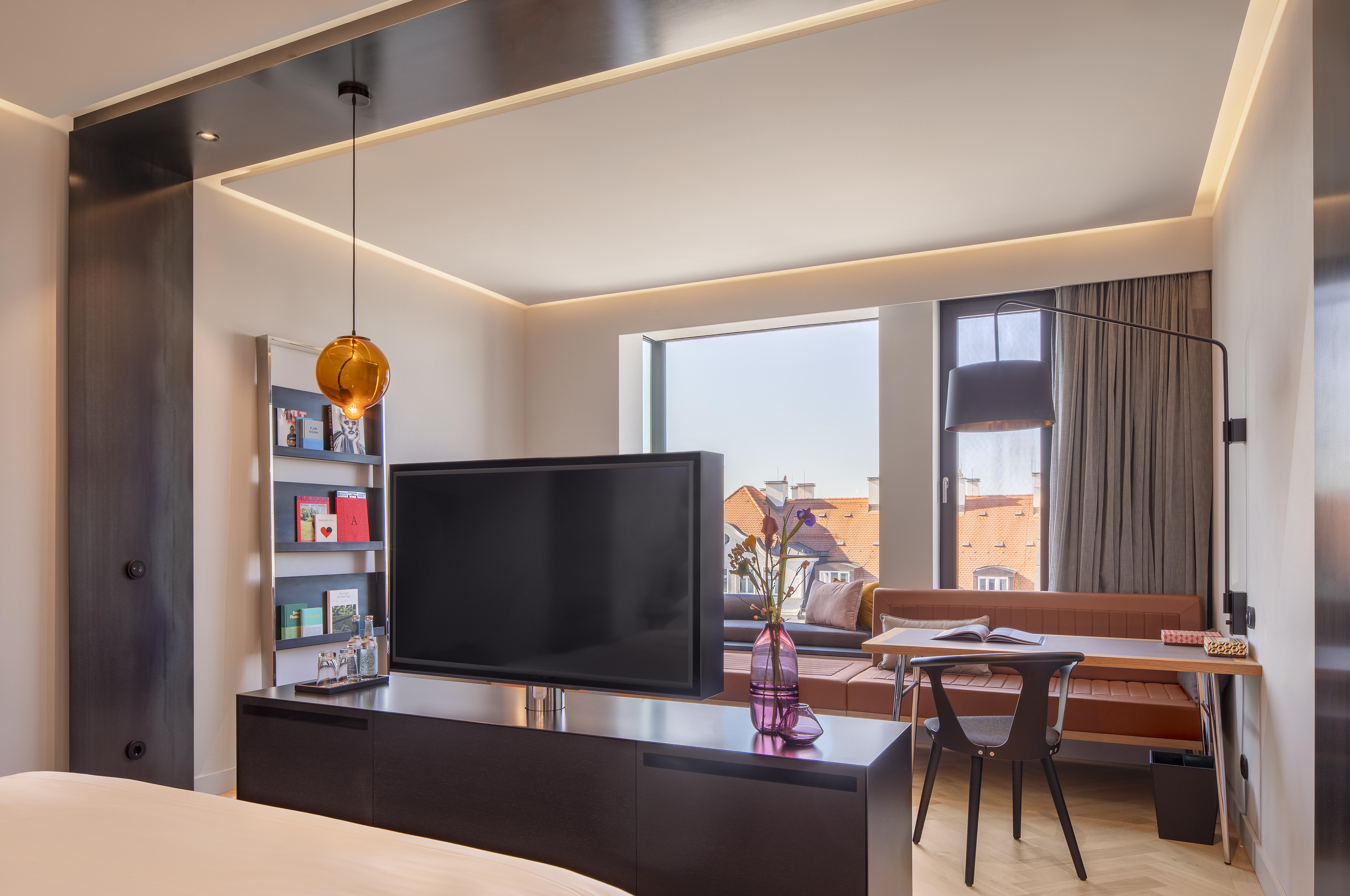 ホテル アンダーズ ミュンヘン シュヴァビンガー トーア ア コンセプト バイ ハイアット エクステリア 写真 A room at the hotel
