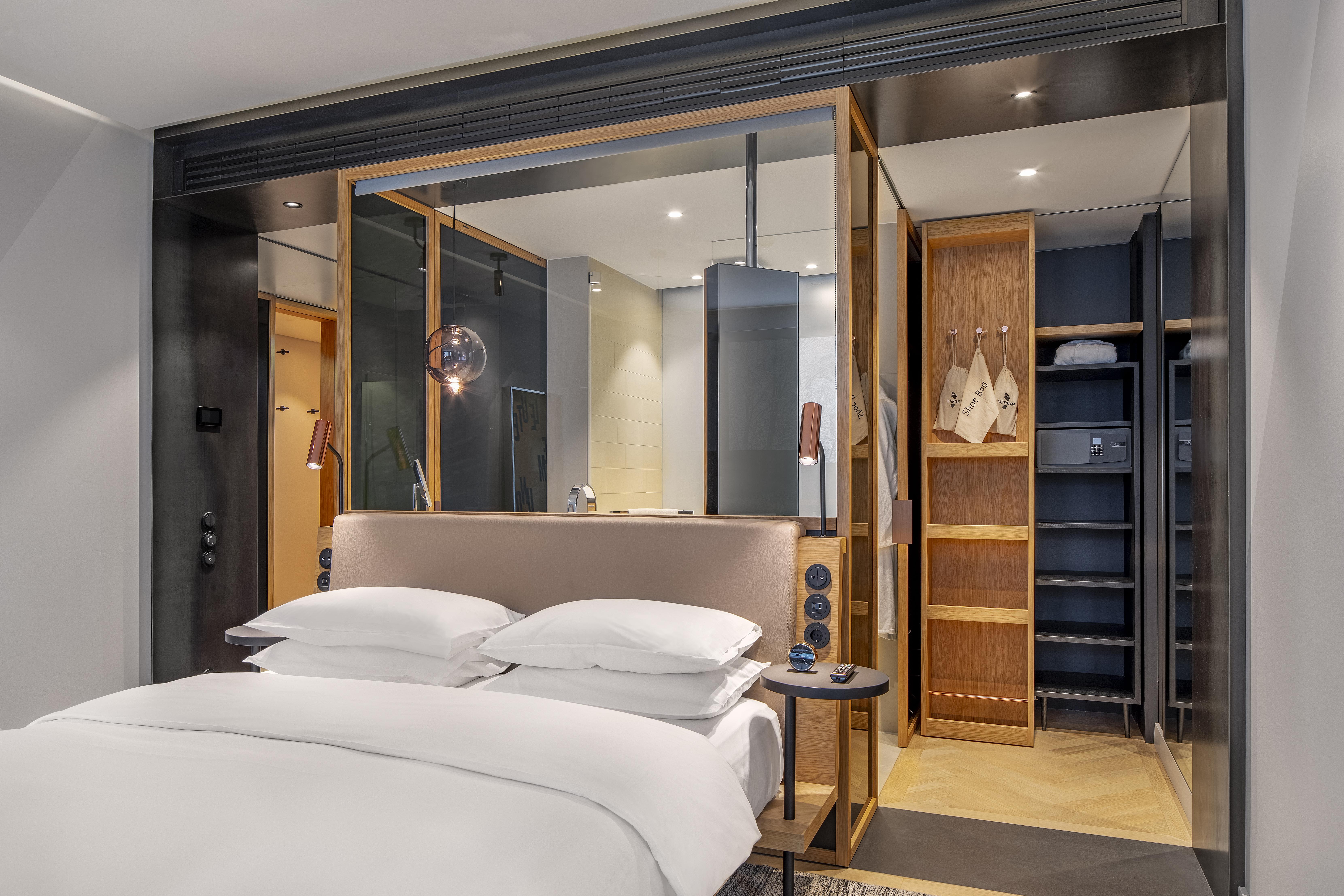 ホテル アンダーズ ミュンヘン シュヴァビンガー トーア ア コンセプト バイ ハイアット エクステリア 写真 A room at the hotel