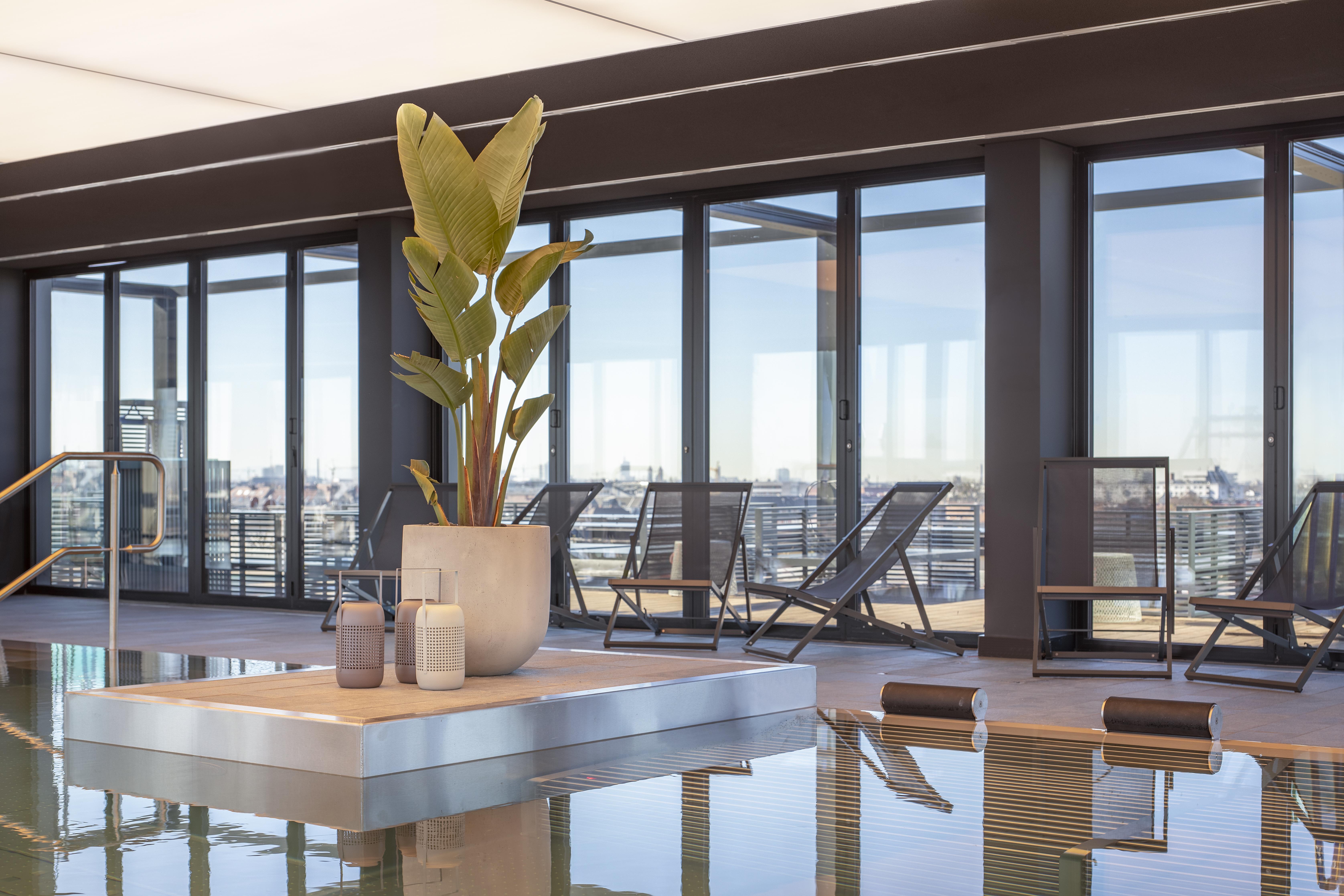 ホテル アンダーズ ミュンヘン シュヴァビンガー トーア ア コンセプト バイ ハイアット エクステリア 写真 The Sky Garden