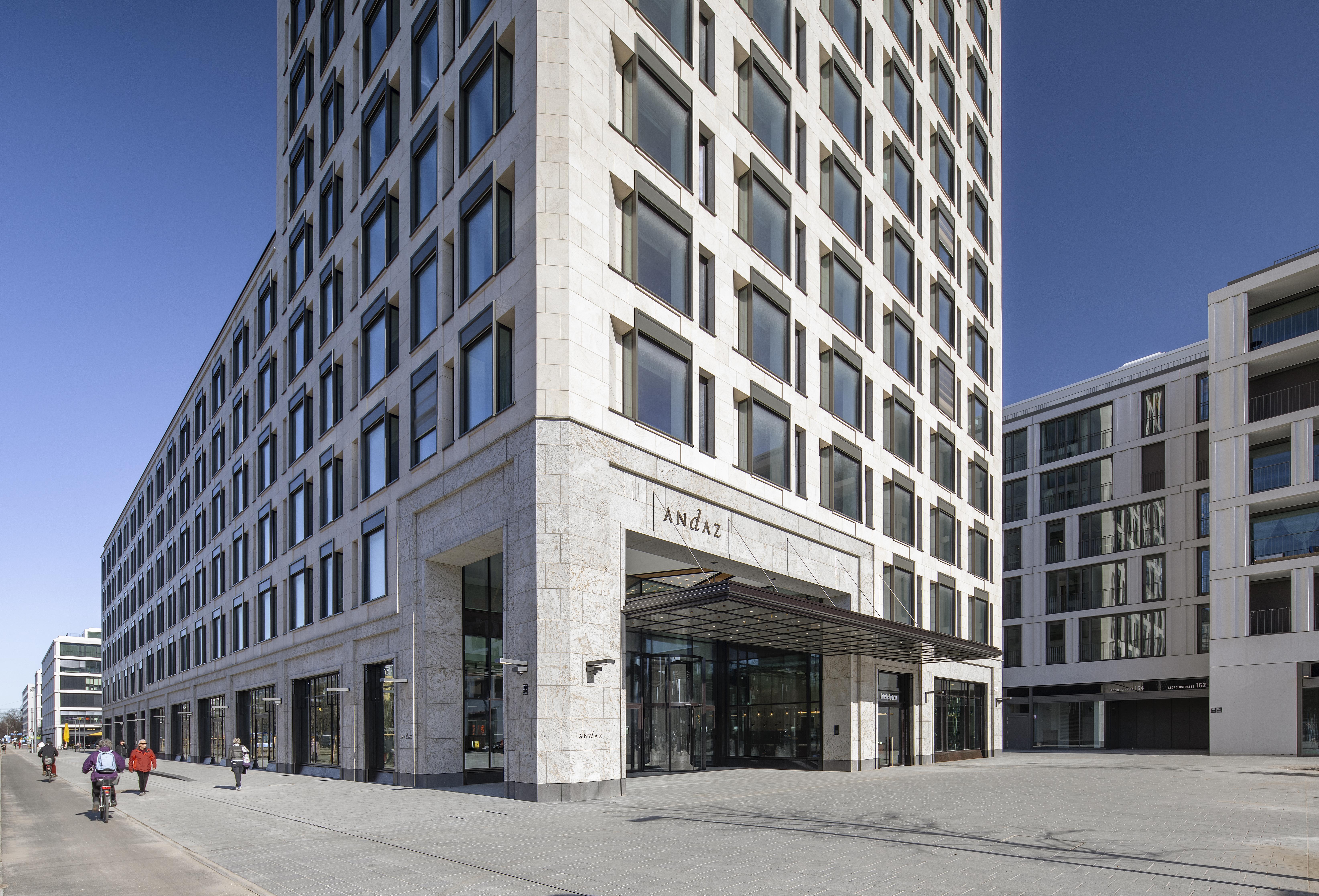 ホテル アンダーズ ミュンヘン シュヴァビンガー トーア ア コンセプト バイ ハイアット エクステリア 写真 The new building of the university library