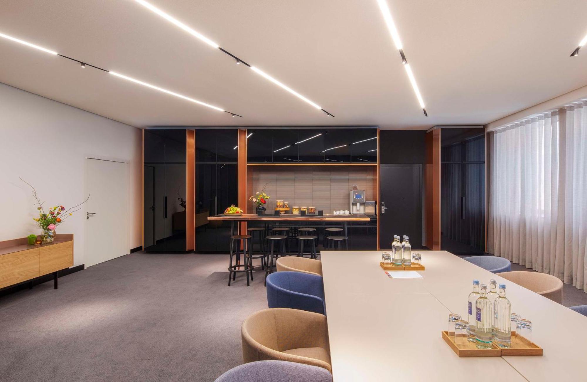 ホテル アンダーズ ミュンヘン シュヴァビンガー トーア ア コンセプト バイ ハイアット エクステリア 写真 Meeting room